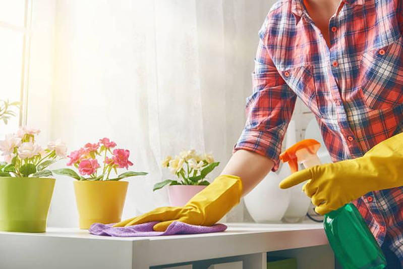 Preço de Serviço de Limpeza Doméstica Terceirizada Itanhaém - Serviço de Limpeza Doméstica Profunda