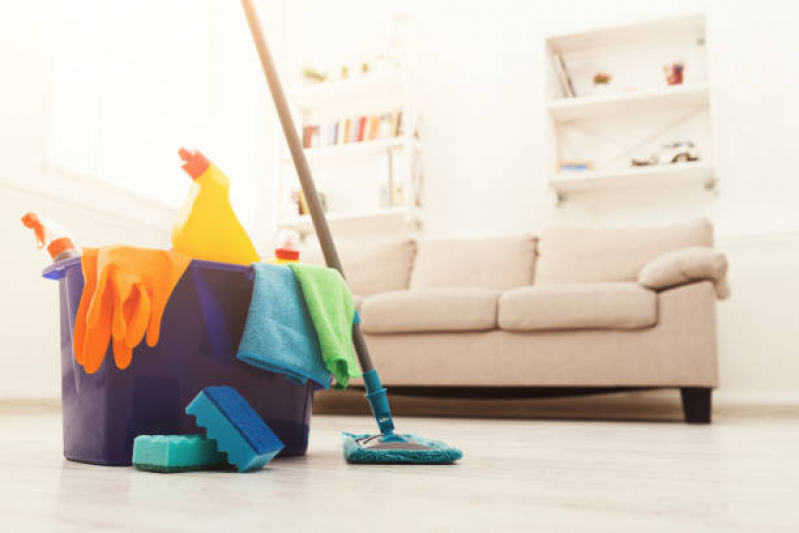 Qual o Valor de Serviço de Limpeza Doméstica Quatro Barras - Serviço de Limpeza Doméstica Profunda Terceirizada