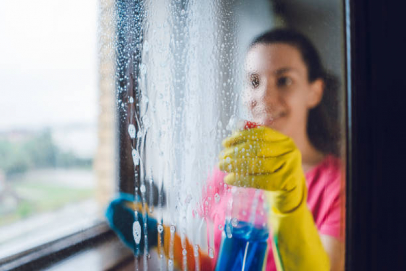 Serviço Especializado de Limpeza Doméstica Umuarama - Serviço Limpeza Doméstica para Apartamentos