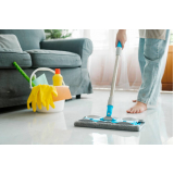 empresa especializada em serviço de limpeza de piso contato Araucária